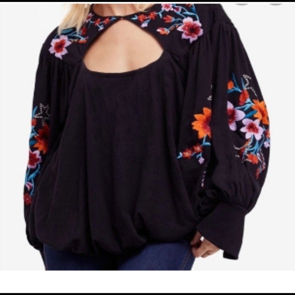 Free People Embroidered top. Size Small Excellent condition